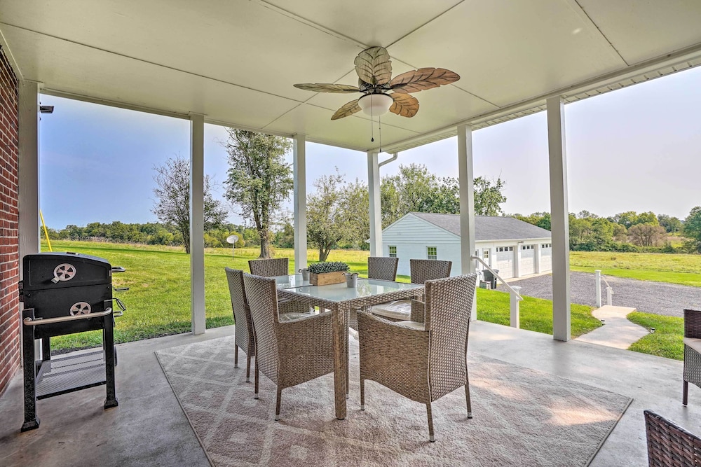 Upscale Country Home w/ Fire Pit in Taneytown! - Property Image 12