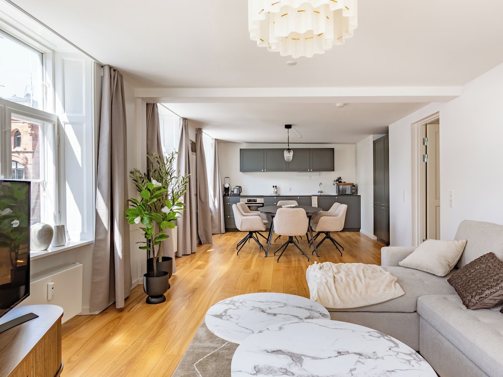 Sanders Regent - Bright 1 Bdr Apt