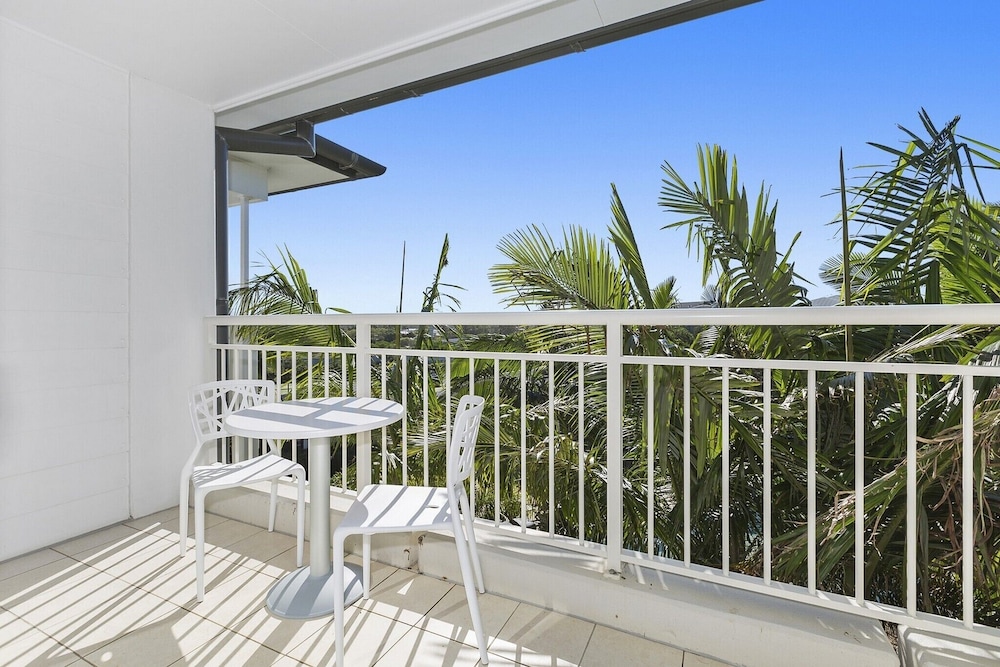 Resort Rooms on Gunnamatta Avenue