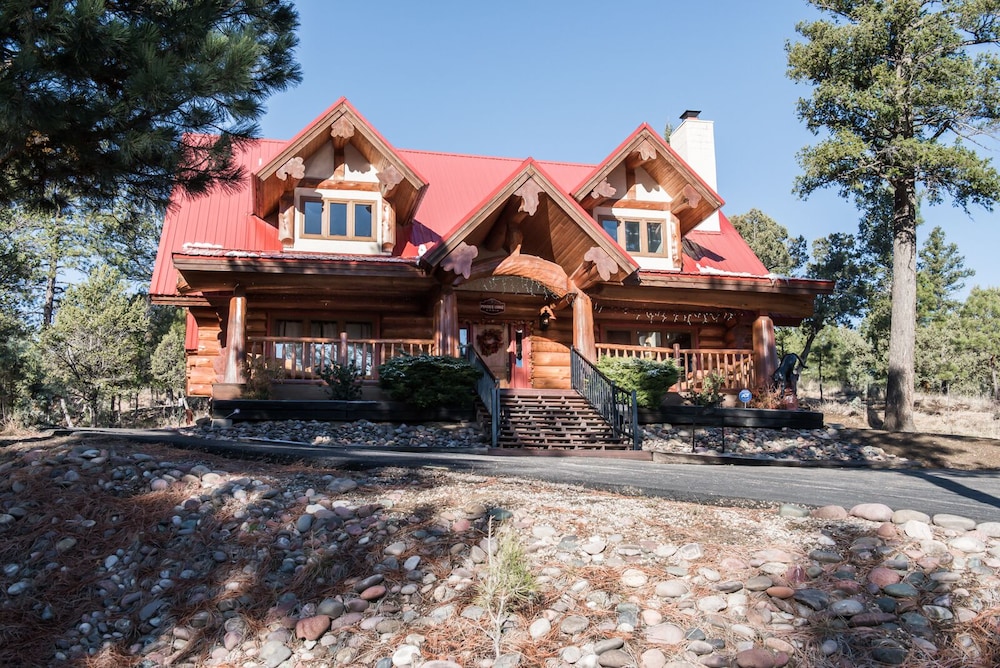 Panther Lodge by Ruidoso Vacation Rentals view 3