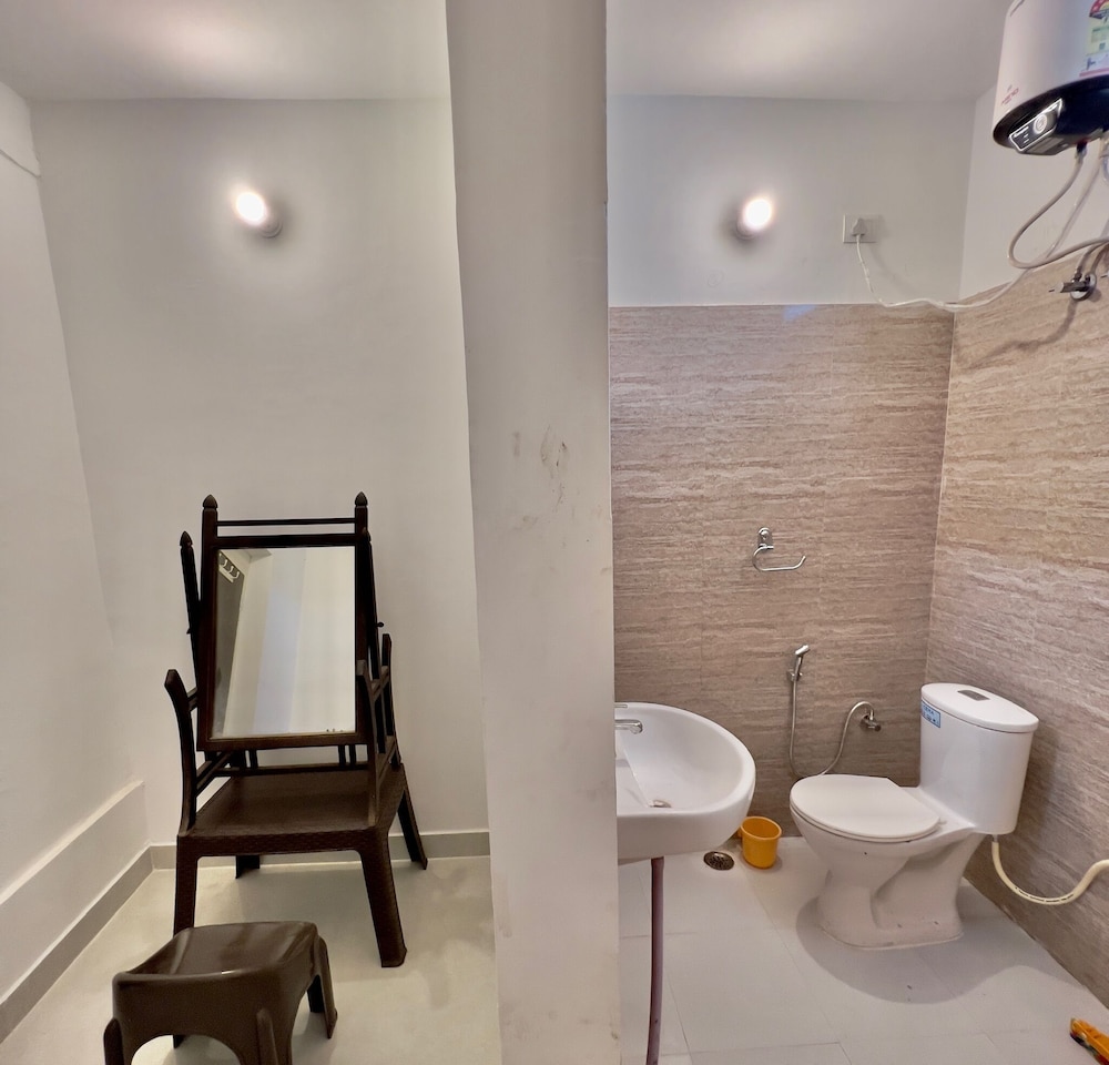 Hostel ivory
