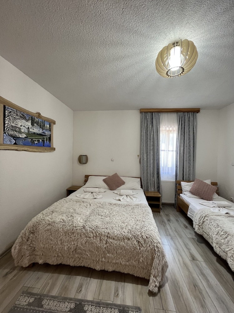Rustic Inn River 2