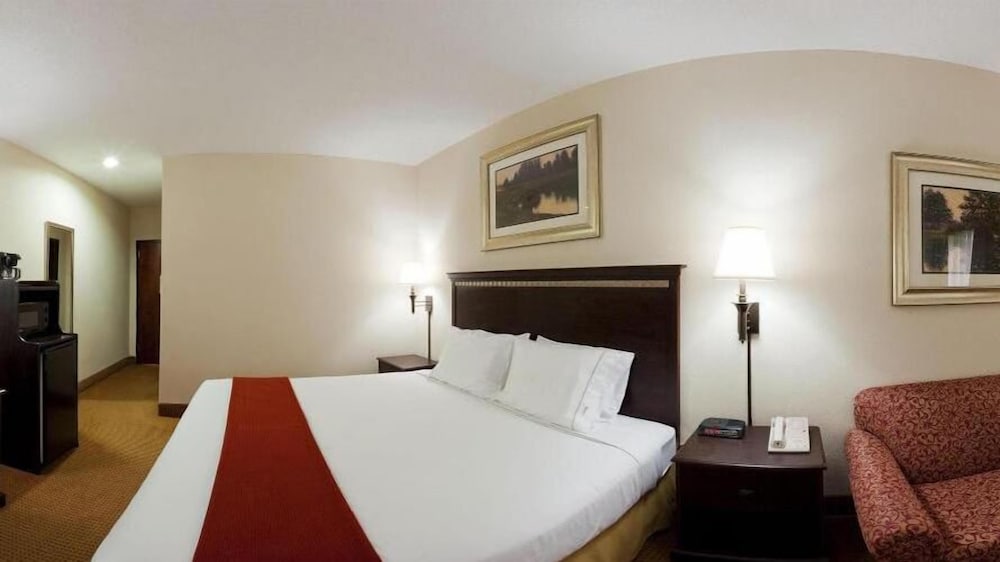 Lexington Inn and Suites view 2