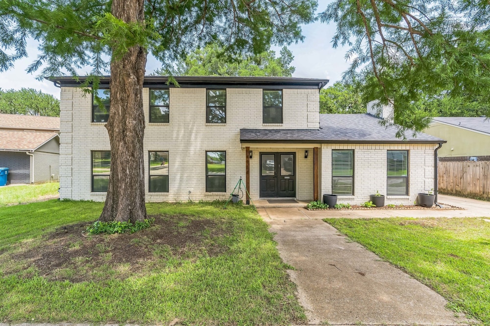 Stylish Flower Mound Home With Private Pool 5 Bedroom Home