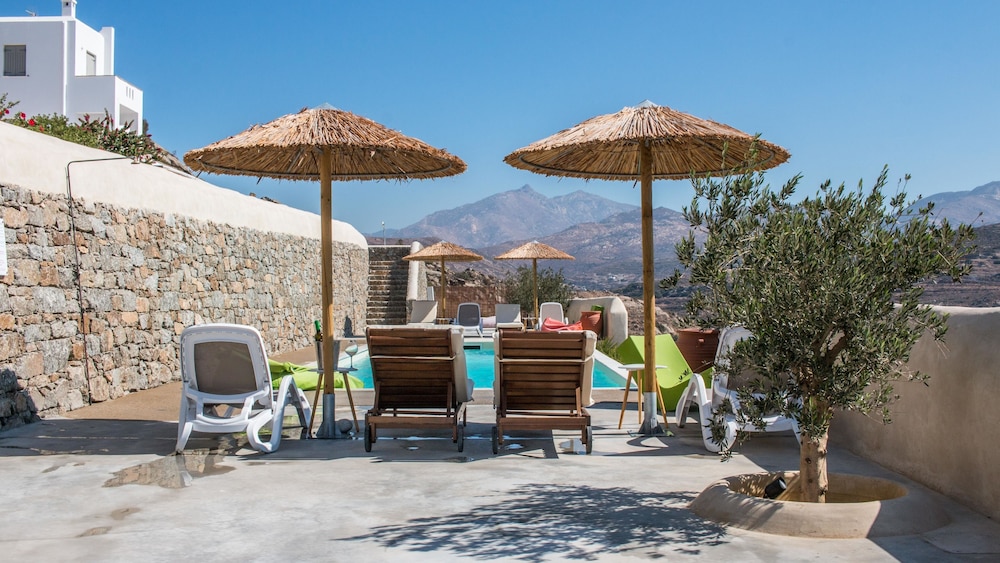 Halcyon Suites and Villas Naxos
