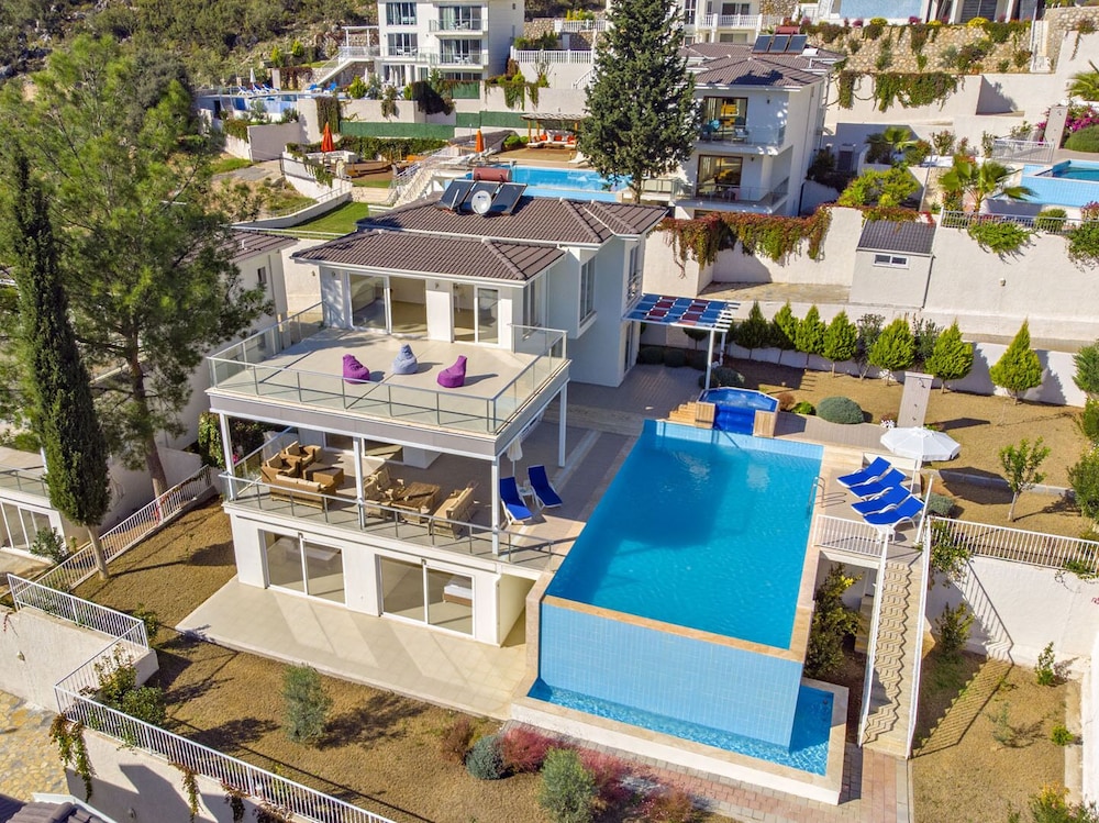 Residence Villa 6 view 2
