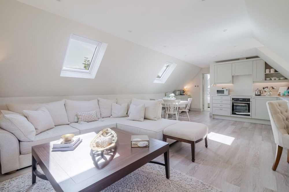 April Lodge in Sunningdale