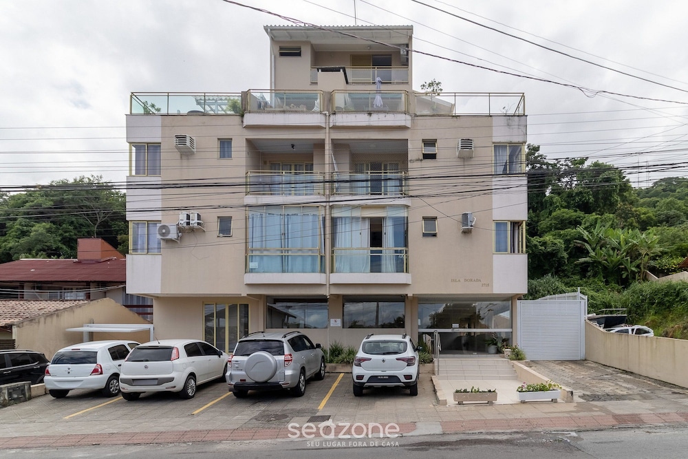 Sea View Apt 240m From the Beach in Jurere Ido207