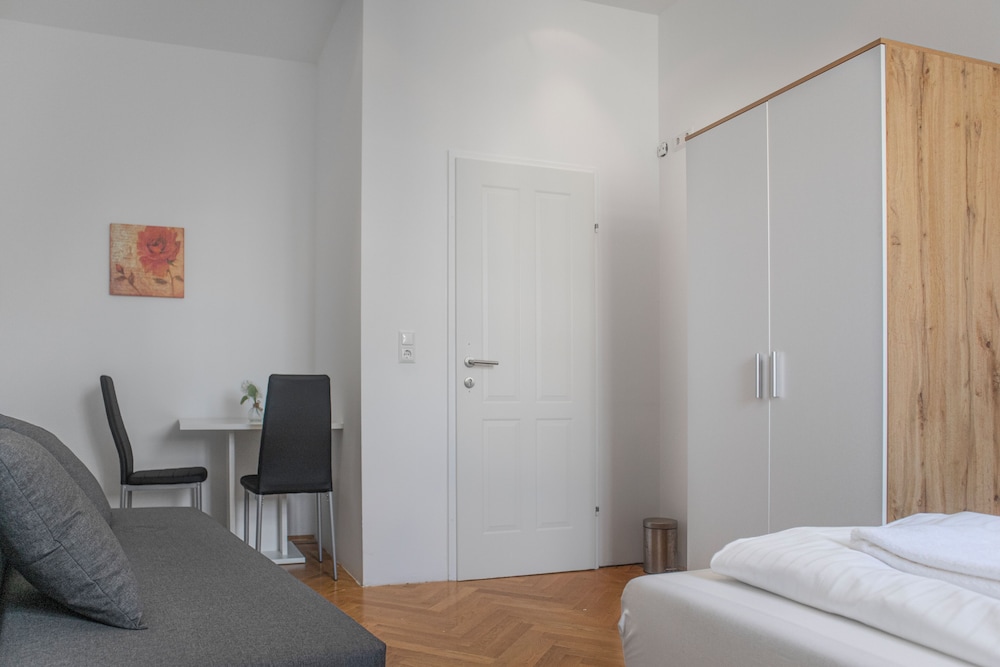 Perfect 7BR Stay Near Hauptbahnhof