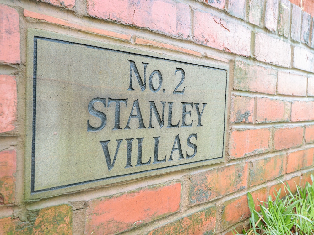 2 Stanley Villas