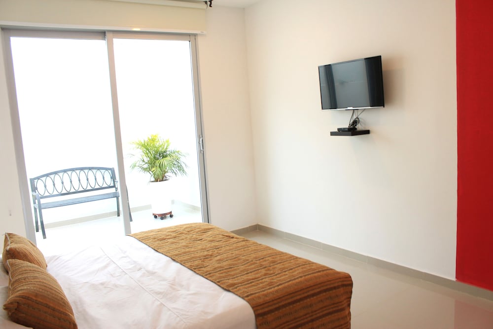Color Hostel