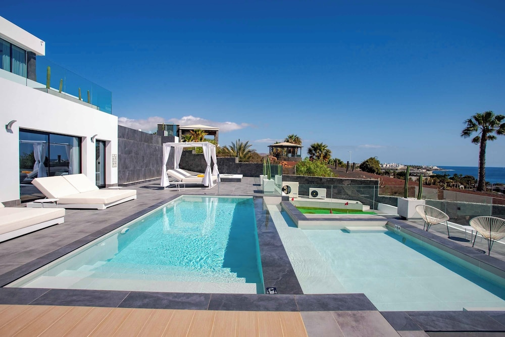 Villa Infinity