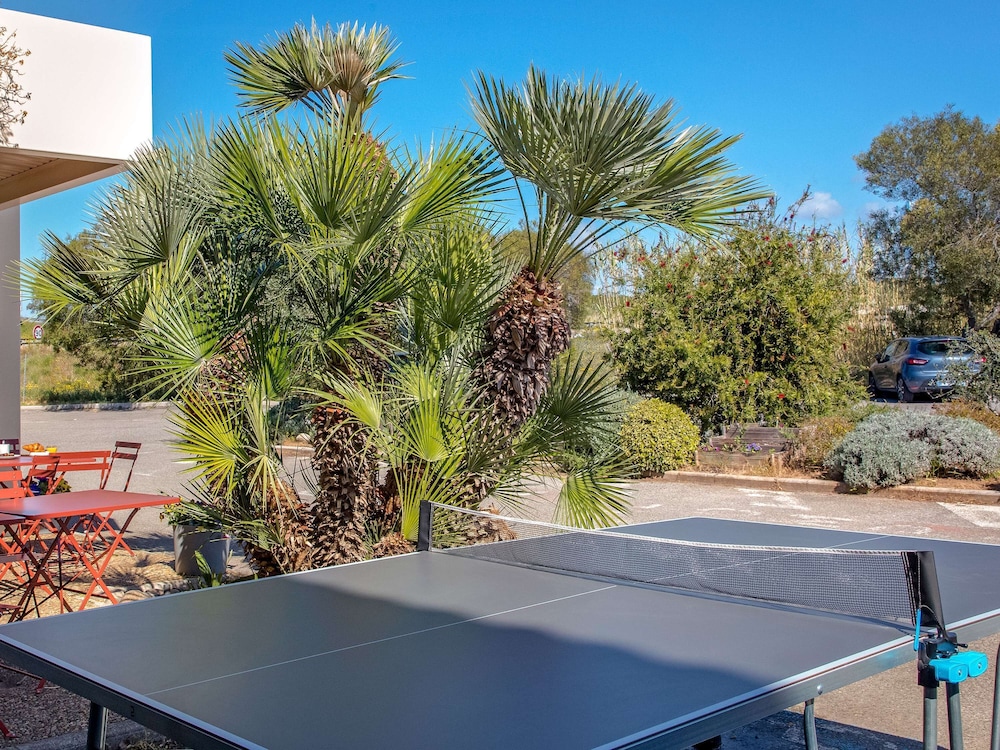 Frejus Vacations - ibis budget Frejus Saint-Raphael Capitou A8 - Property Image 1