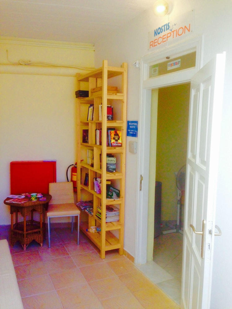 Kostis Villas
