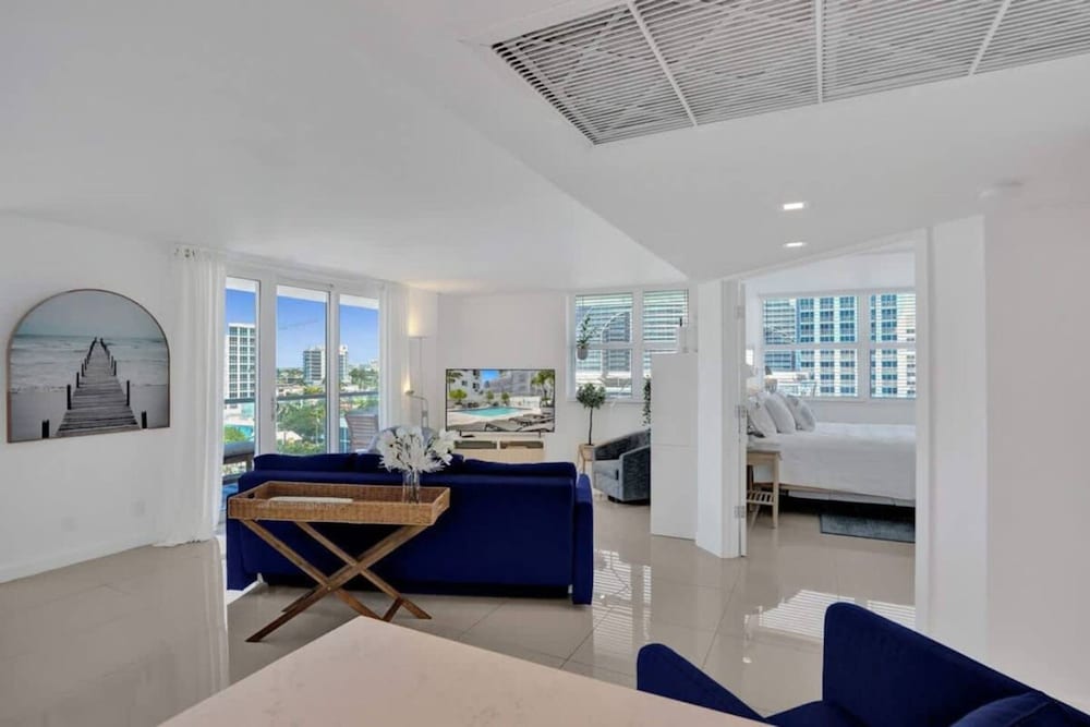 Boutique Luxury 2Br 2Ba Beach Intercostal View