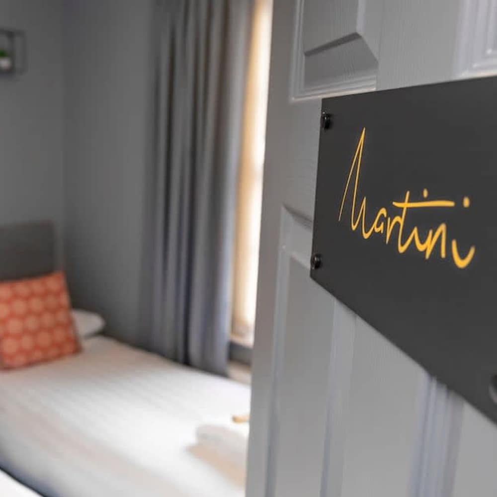 The Gathering Chester 3 Sleeps 14 Very Close to City Centre view 5