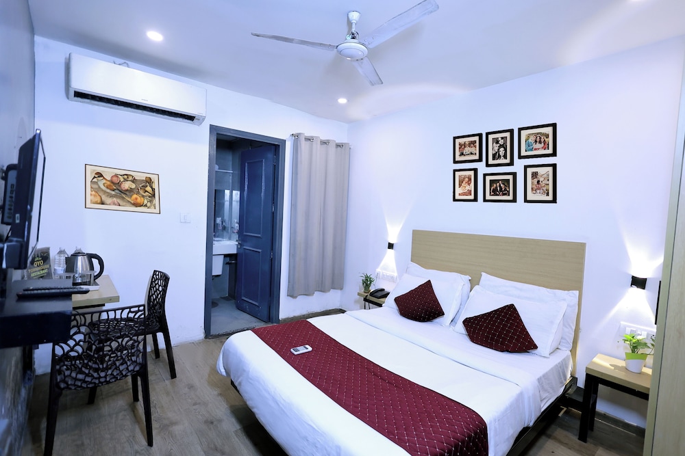 Hotel Red Chilly Pitampura