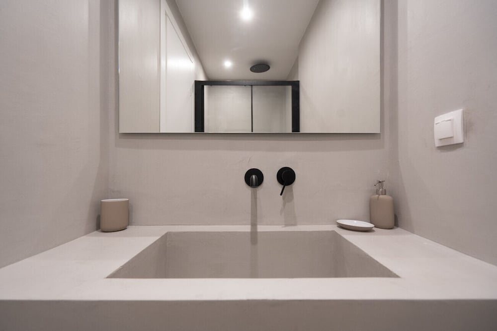 LIV - Deluxe 2BD Apartment in Athens