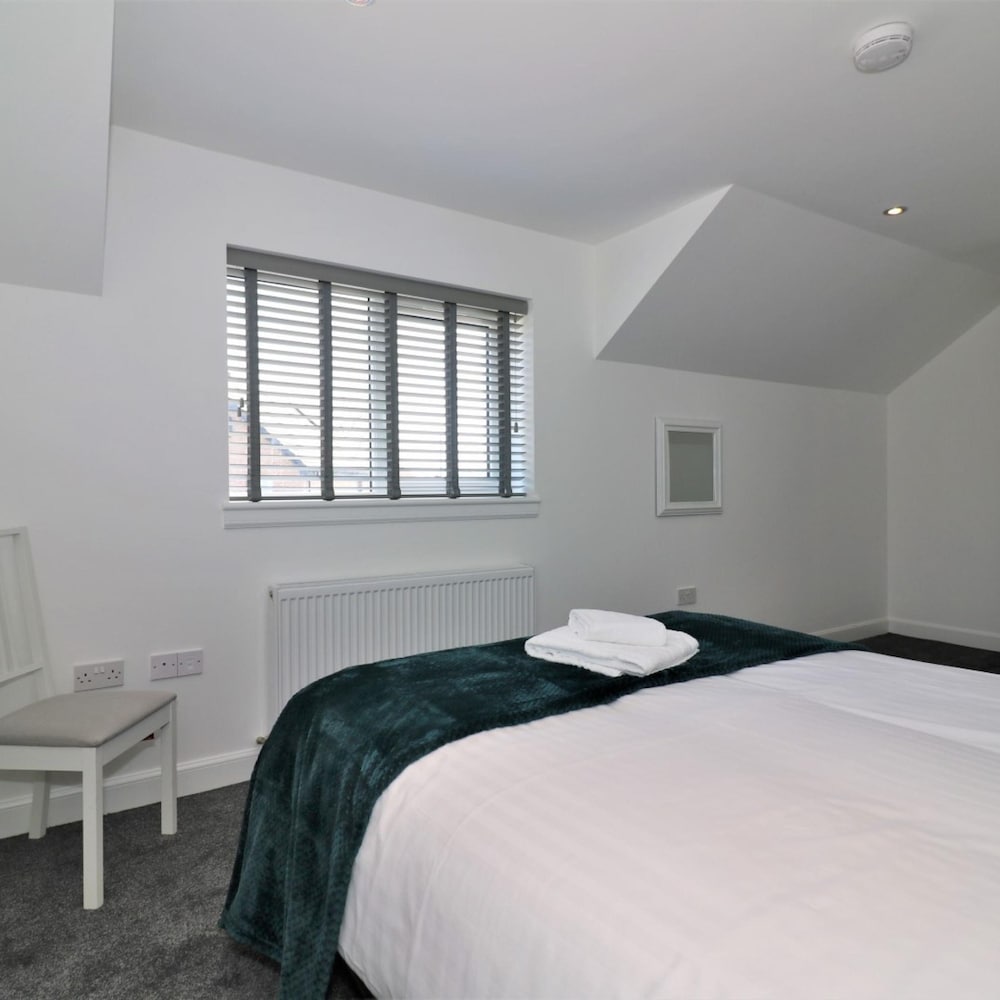 Railway House 5 bed - Maryhill