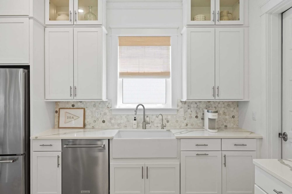 Sleeps 20 2 Homes, 9bdr, Arcade Walk to Blue Mountain Beach Access & Eats