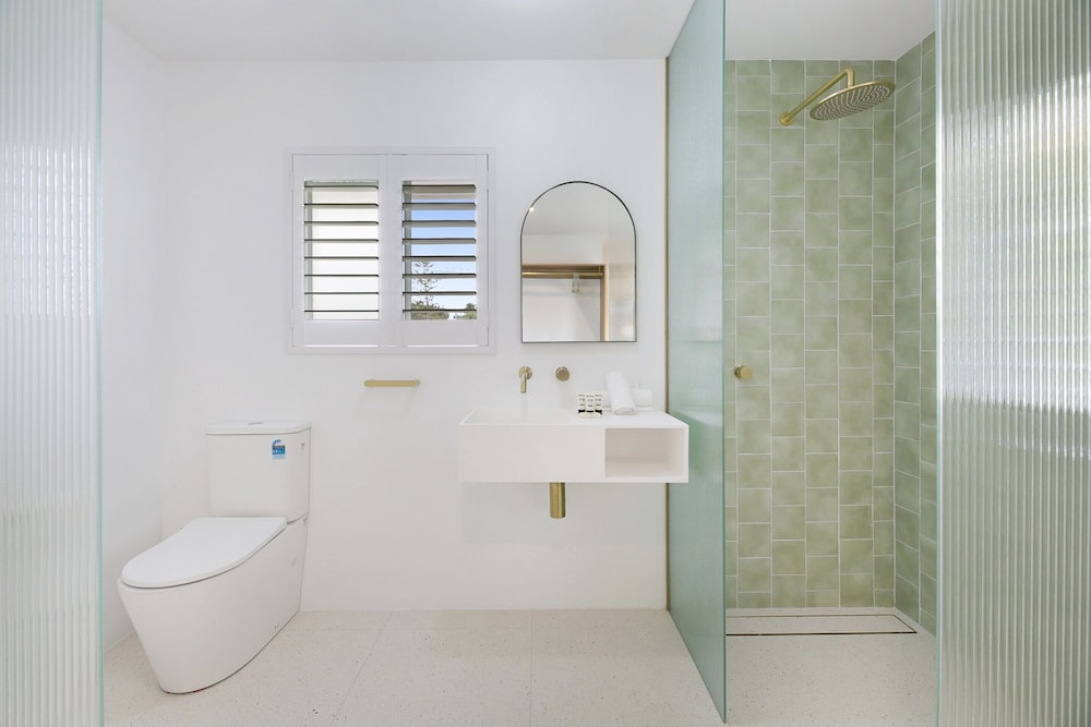 Spacious 4-bed Villa With Mediterranean Charm
