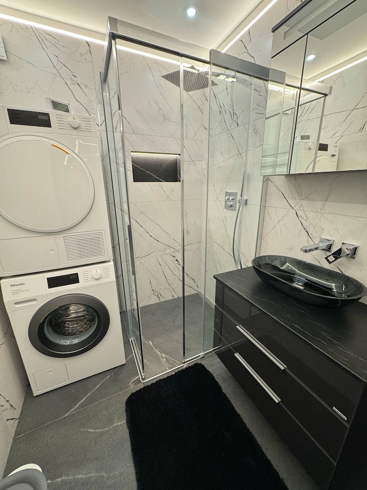 Stylish Apt Near Belvedere 15 Min to Center