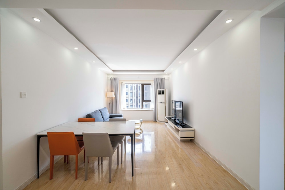 Tyms 2BR APT Xujiahui Dacheng Residence
