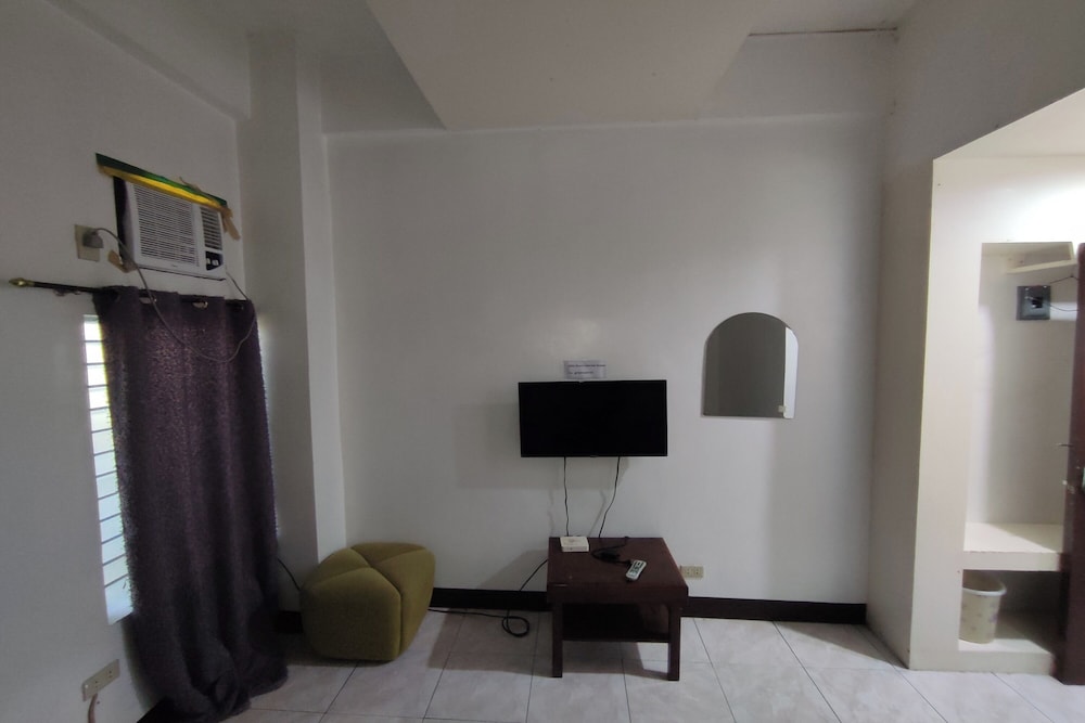 Green Ridge Apartelle
