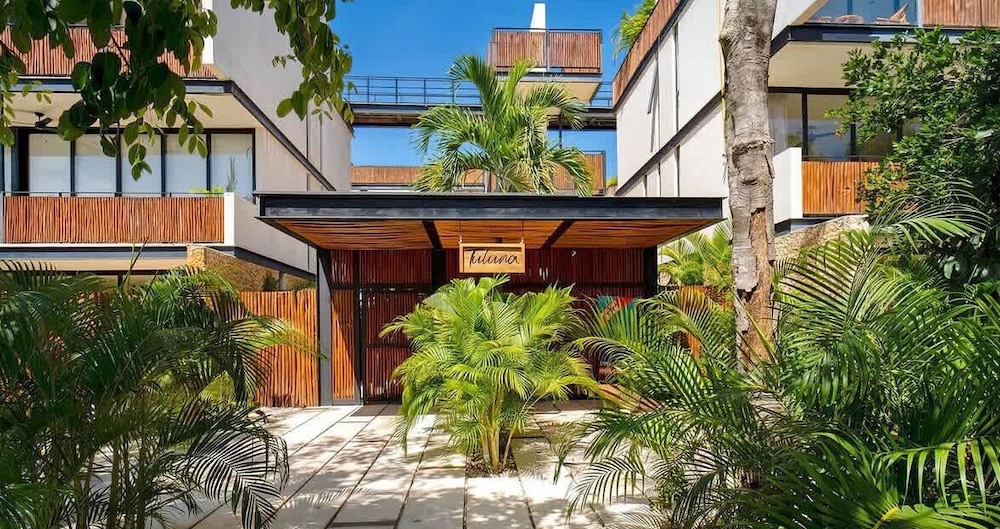 Spacious 2 BR Apartment With Private Pool, Top Amenities