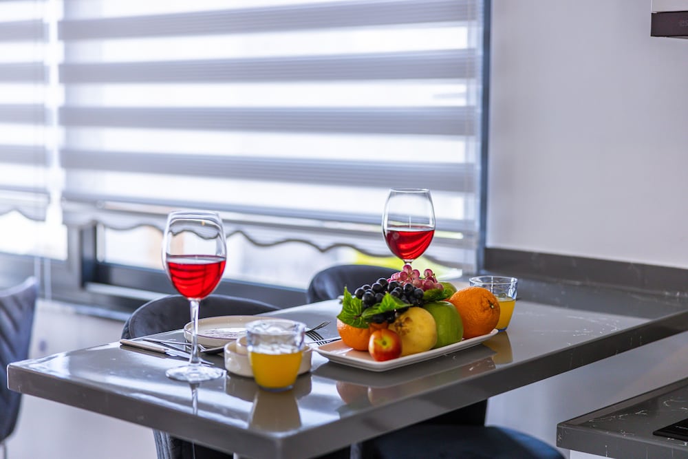 Hotel White House Apart - Image 1