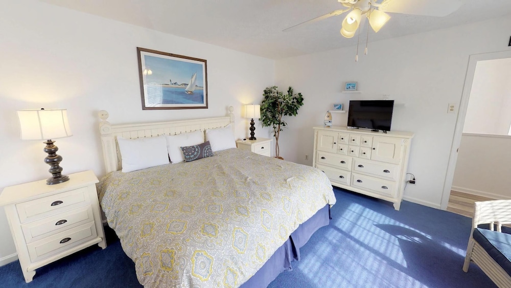 1603 Lovell Avenue Manor by Tybee Vacation Rentals