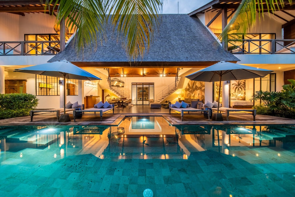 Exclusive Villas Complex, 8 BR, Canggu With Staff - Image 4