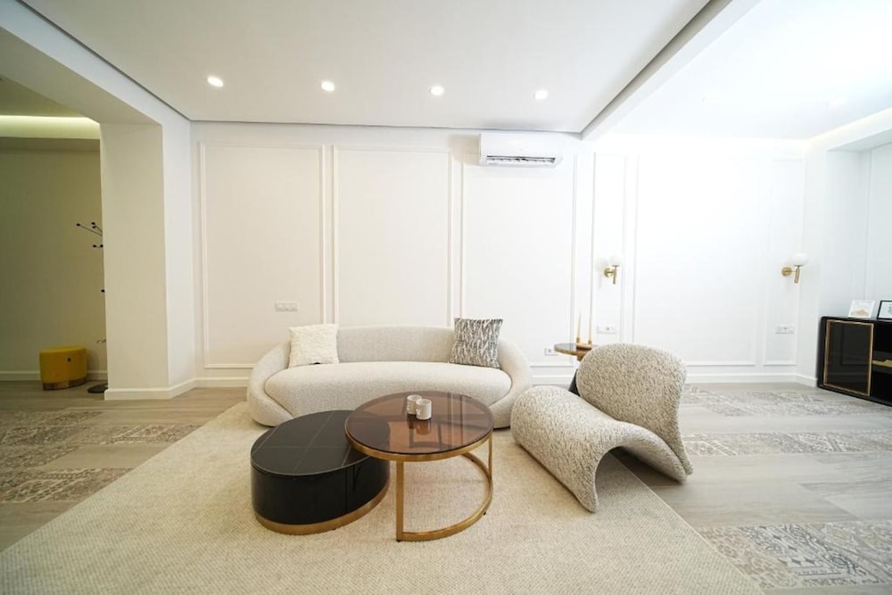 Luxury 2BR apartment in the center