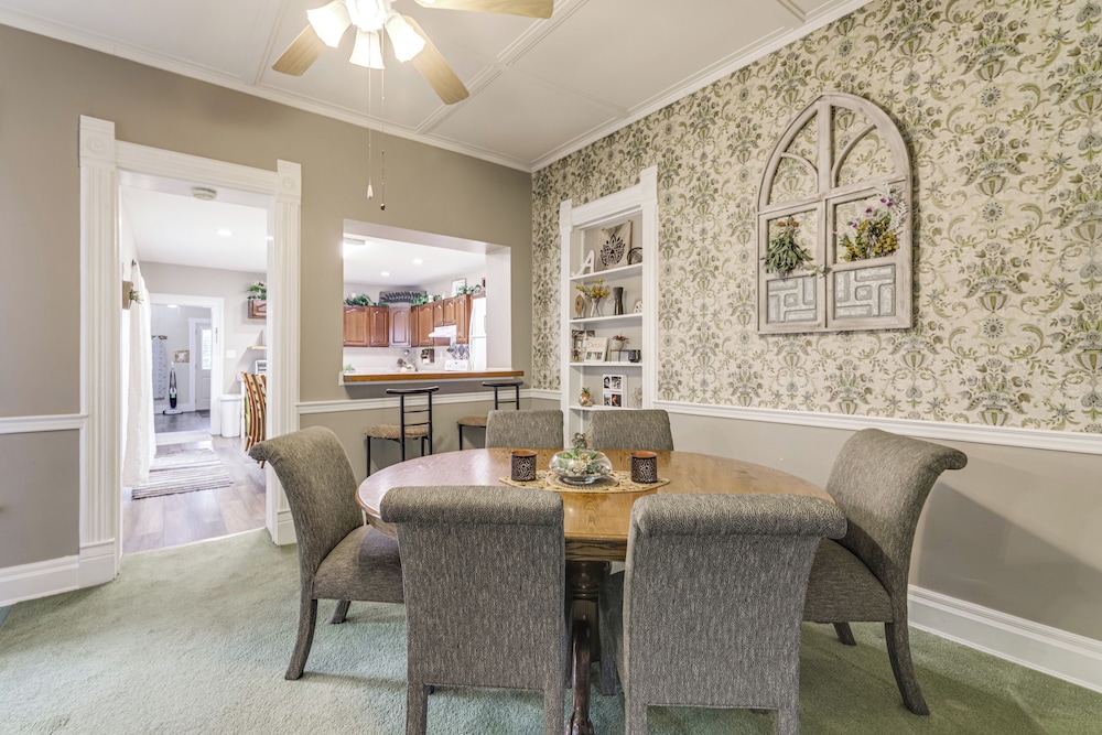 Walkable Group Getaway w/ Bikes in West Liberty!