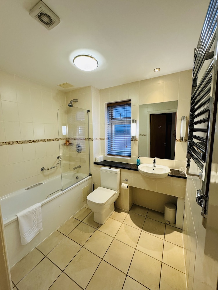 Leicester Vacations - OYO Blaby Westfield Hotel - Property Image 7