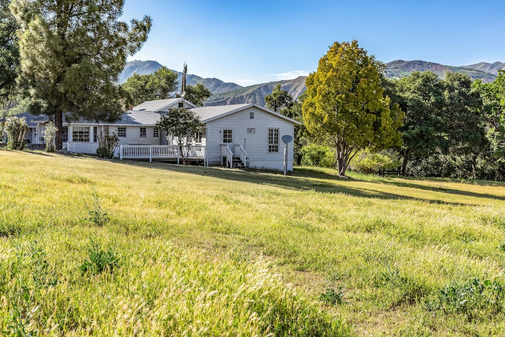 Hotel Rancho Oso RV & Camping Resort - Image 1