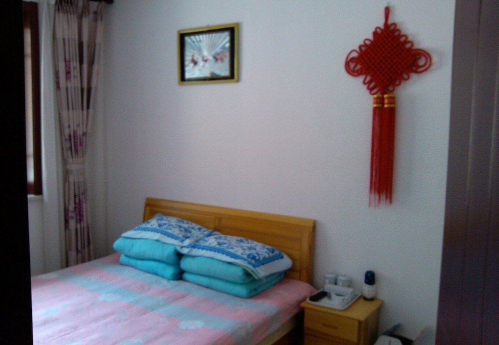 Xinyue Folk Farmhouse Inn view 2