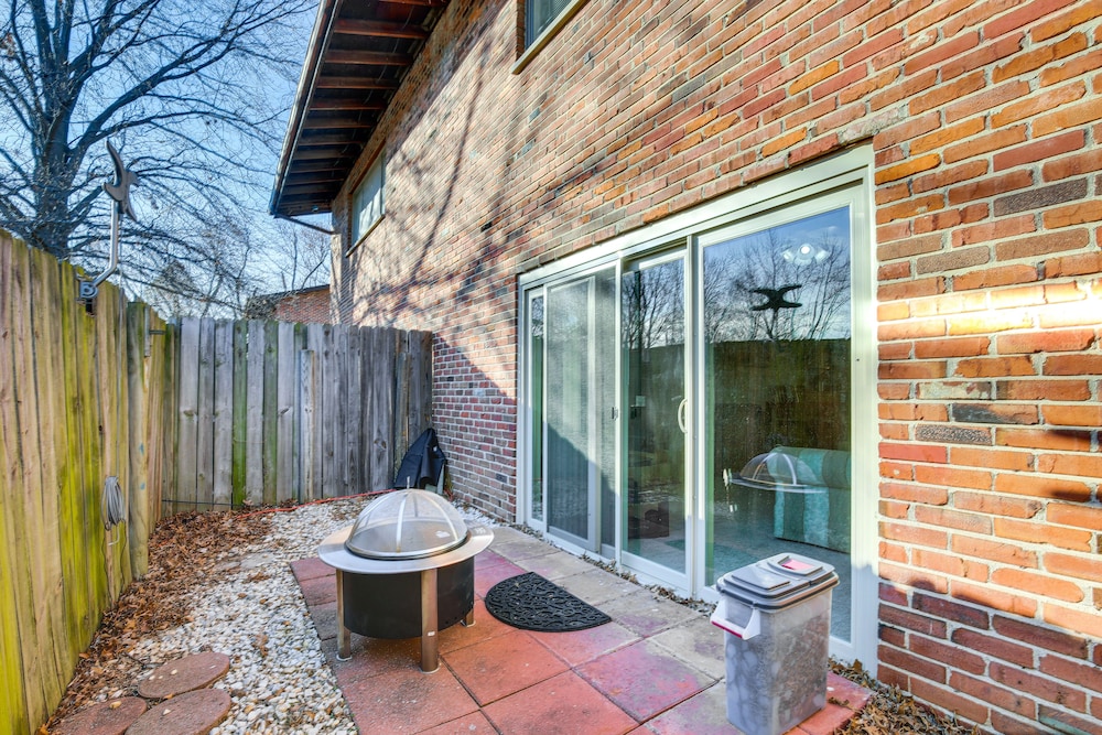 St Ann Townhome < 1 Mi to International Airport! - Property Image 4