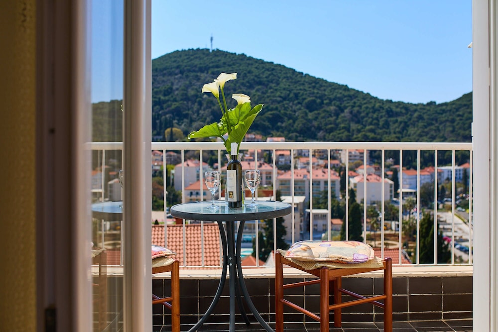 KABLAR'S SUNNY SUITES