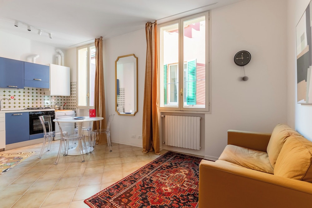 Gombruti Vintage Apartment by Wonderful Italy