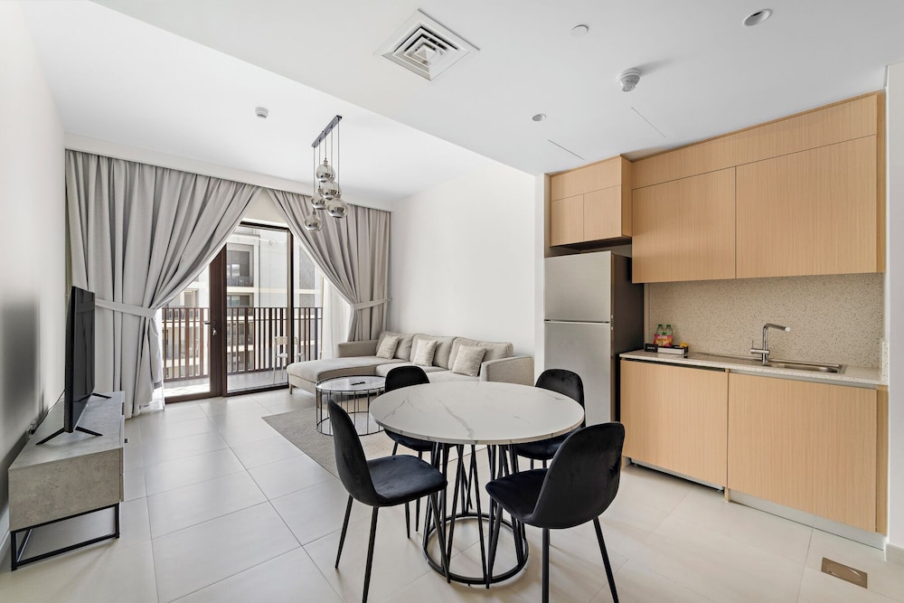 1BR Balcony & Luxury Amenities