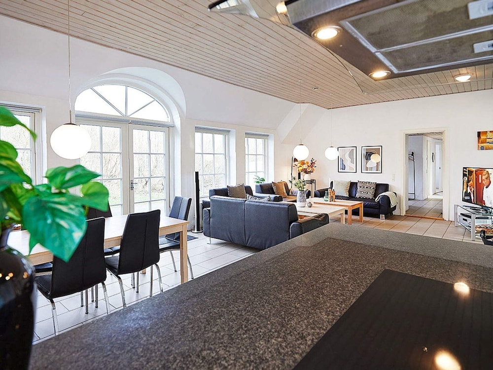18 Person Holiday Home in Ulfborg view 3