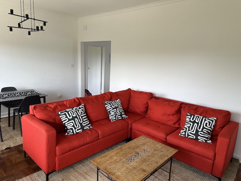 Spacious 2 bed Unit in Eastlea - 2228