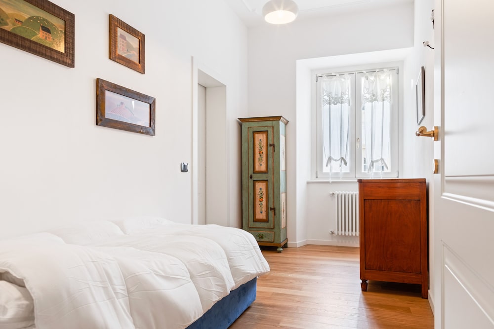 Veronetta Riverside Apartment view 4