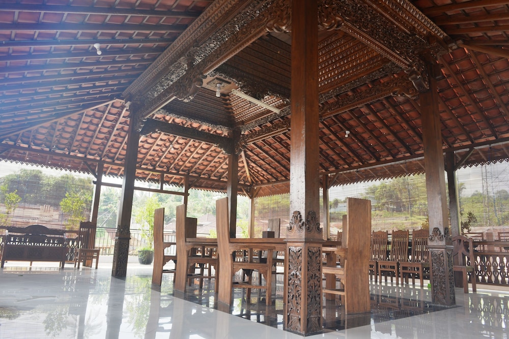 Malang Hill Gallery & Homestay