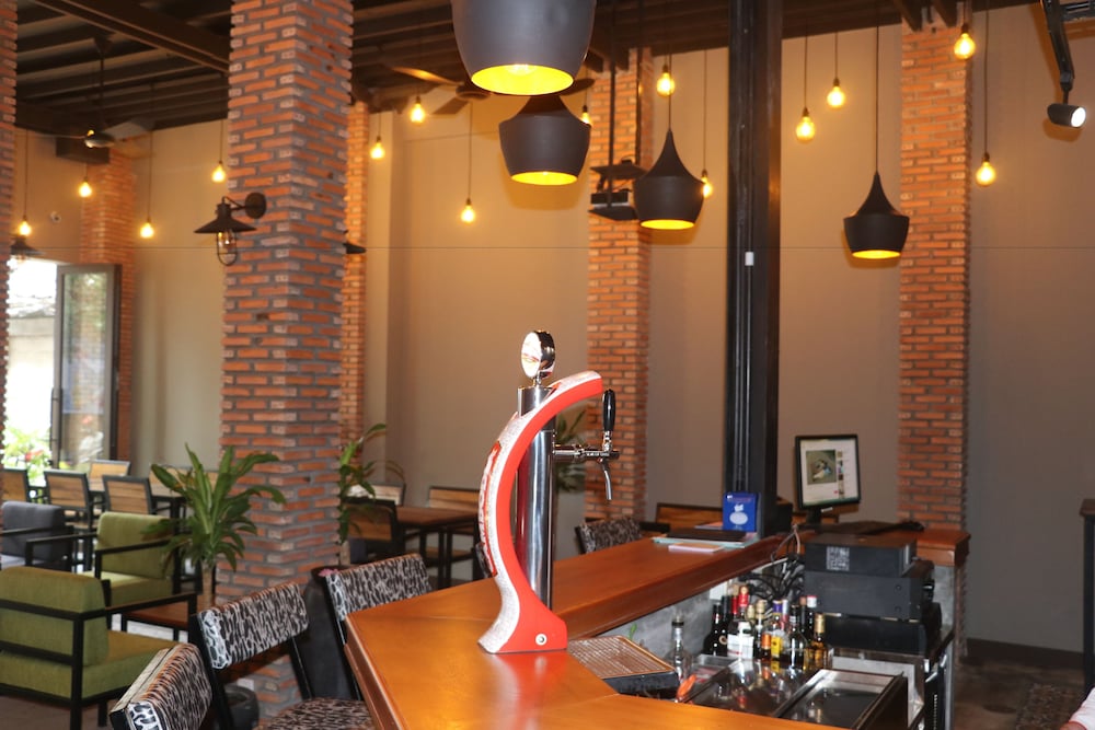 Feliz Hostel Cafe & Bar