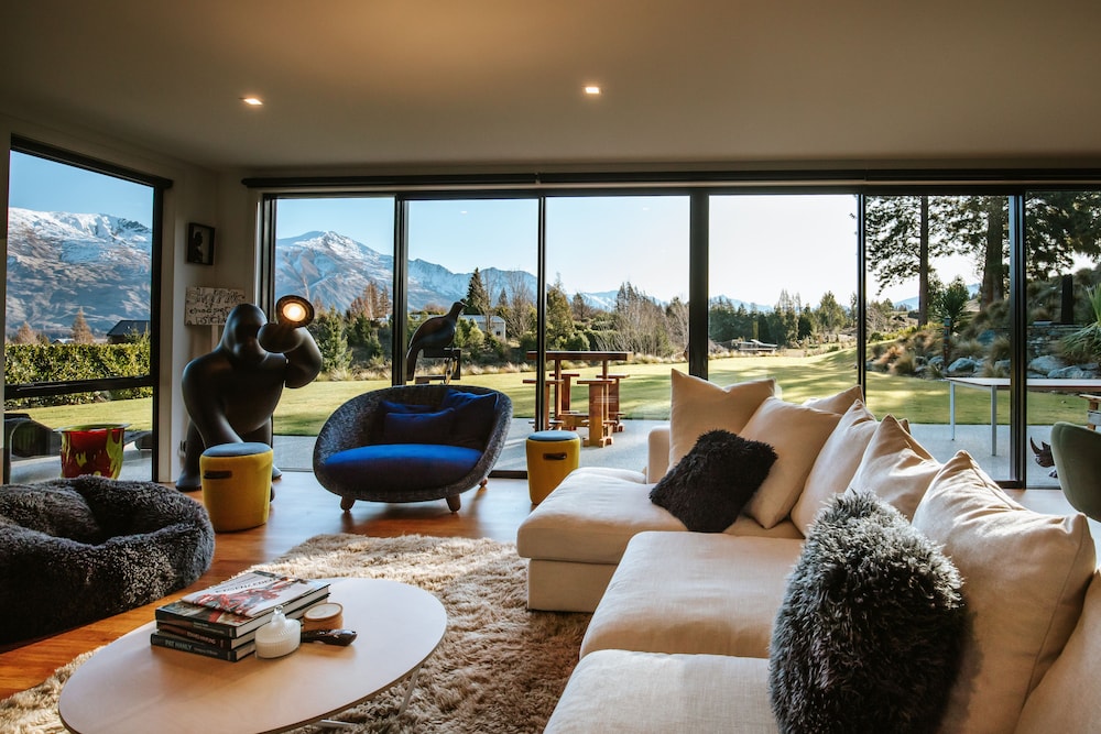 Mt Roy Terrace - Art House view 3