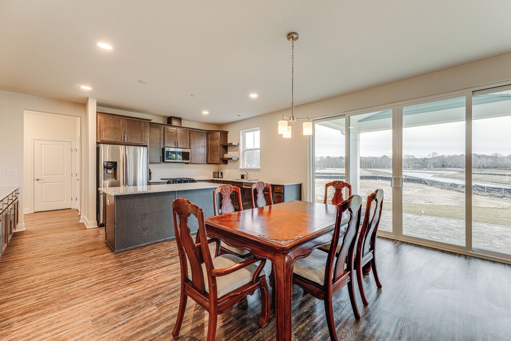 8 Mi to Bethany Beach: Delaware Family Home