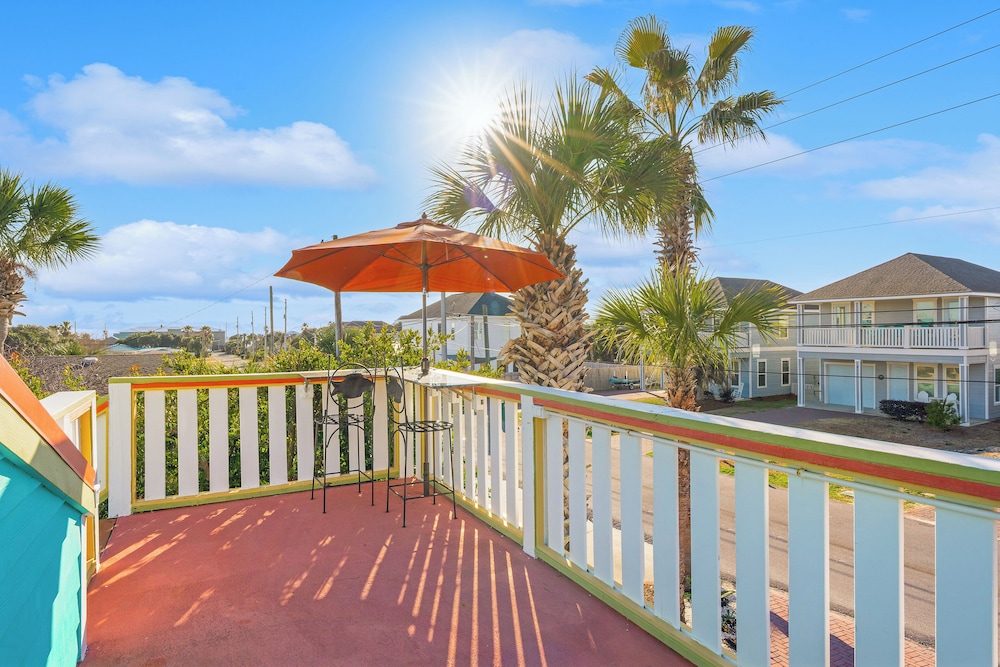 Steps to Ocean! PCB Family Home w/ Outdoor Oasis