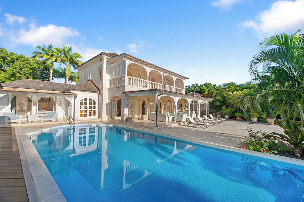 Waterfalls - 6 bed Peaceful and Secure Luxury
